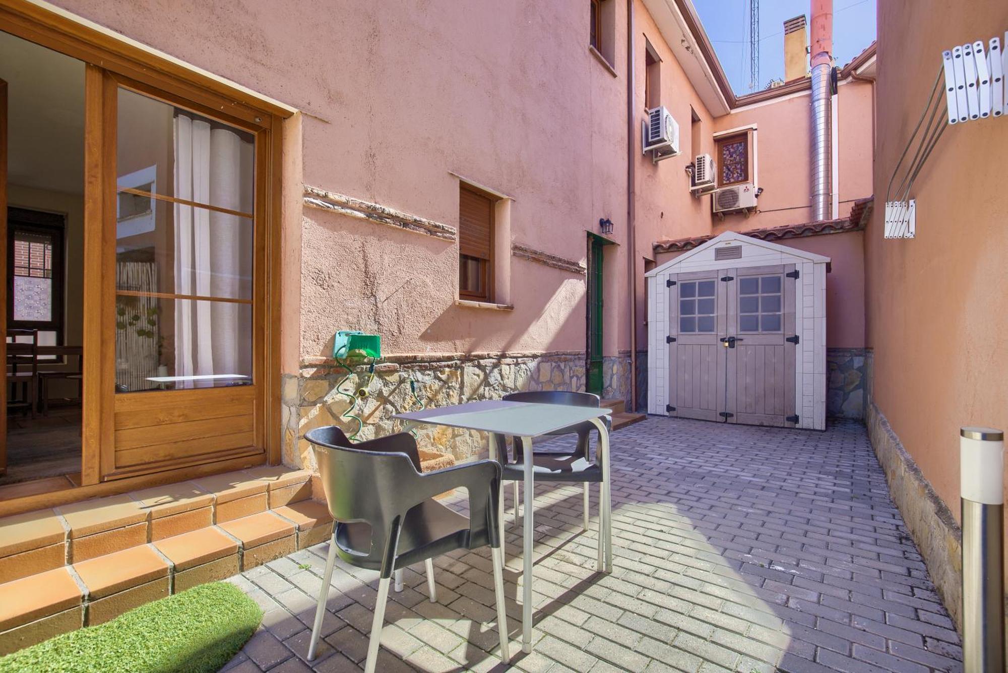 Casona 44 - Apartamento Para 2 Con Wifi, Ac Y Patio Exterior Alcalá de Henares Buitenkant foto