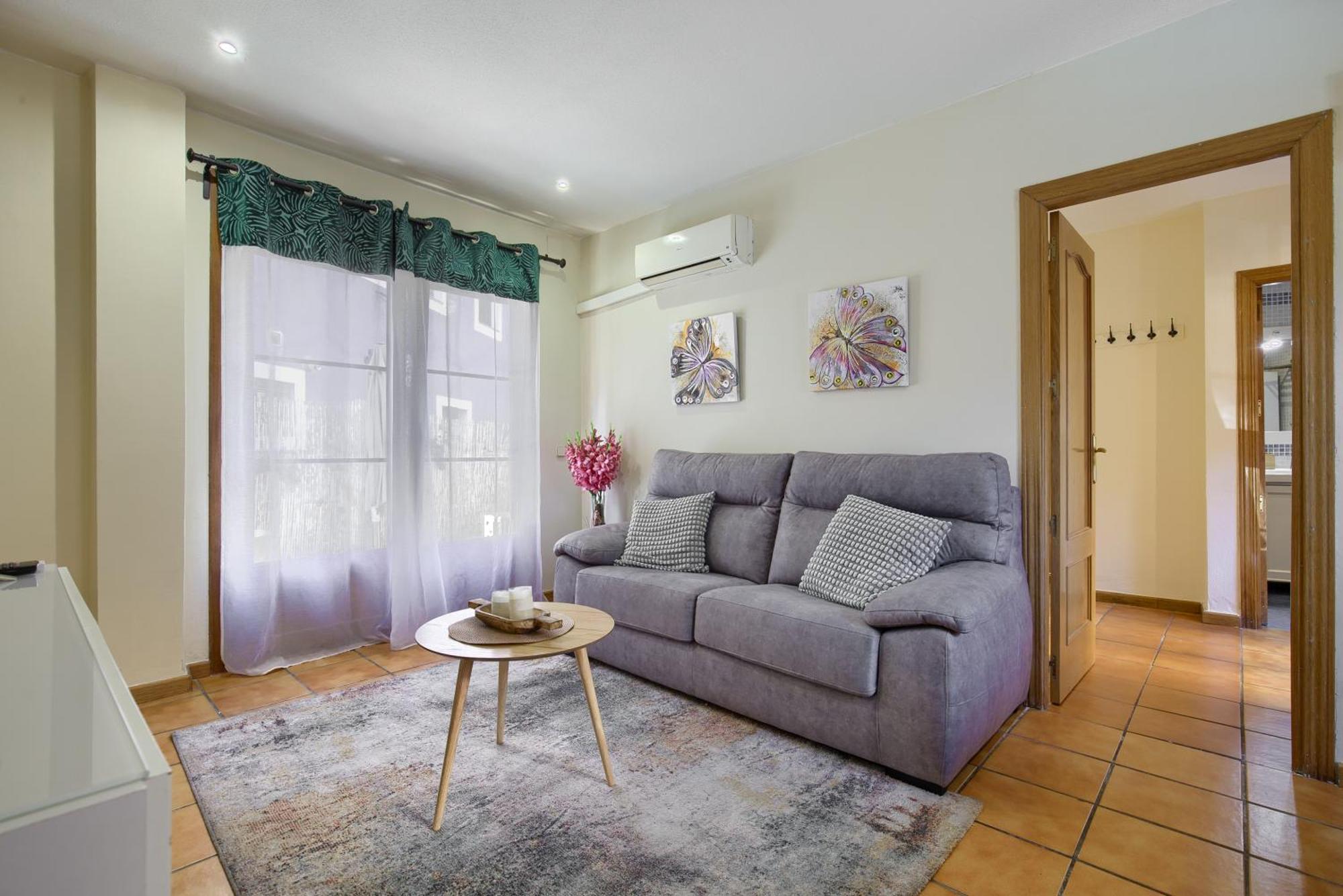 Casona 44 - Apartamento Para 2 Con Wifi, Ac Y Patio Exterior Alcalá de Henares Buitenkant foto